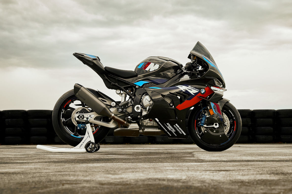 BMW M1000RR: Renntechnik für höchste Ansprüche / Produkte