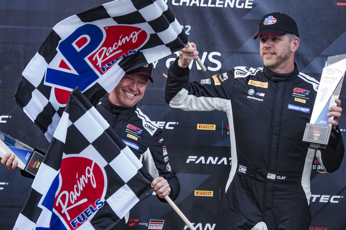 James Clay und Charlie Postins bei der Siegerehrung in Sebring (USA).