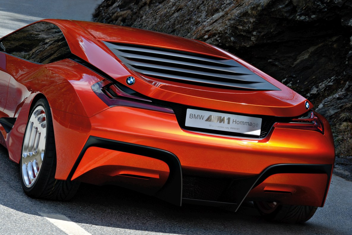 Eine Besonderheit des BMW M1 Hommage ist das Doppelemblem über den Rückleuchten am Heck.