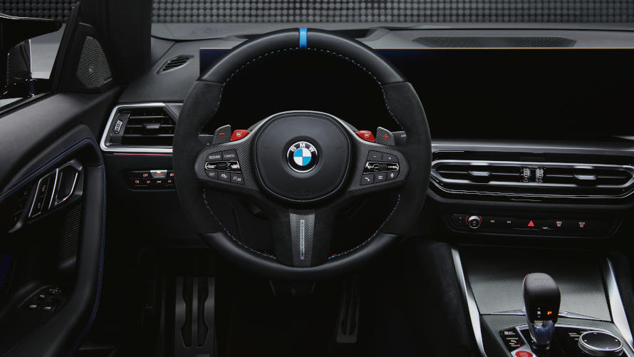 BMW M2 with BMW M Performance Parts for the interior: M Performance steering wheel Pro, M Performance steering wheel cover in carbon fiber/Alcantara and M Performance shift paddles in carbon fiber.