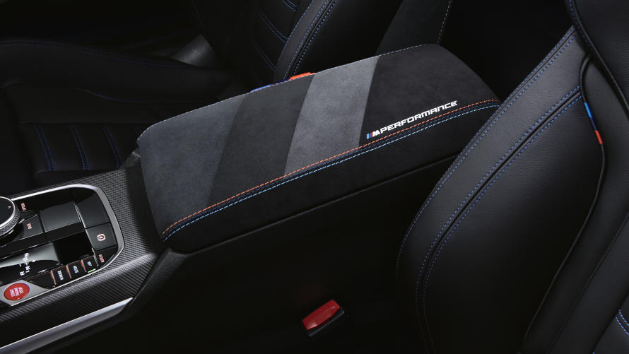 BMW M2 with BMW M Performance Parts: the M Performance armrest in Alcantara.