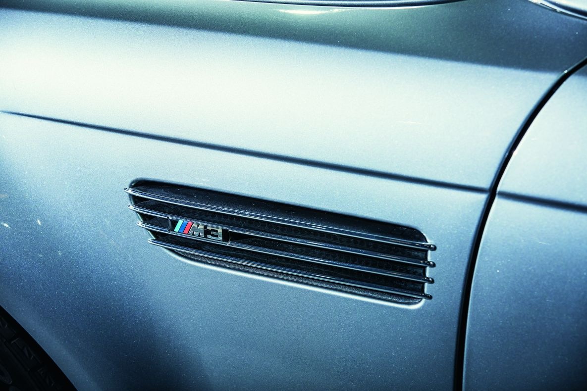 Detailaufnahme der Kiemen des BMW M3 E46.