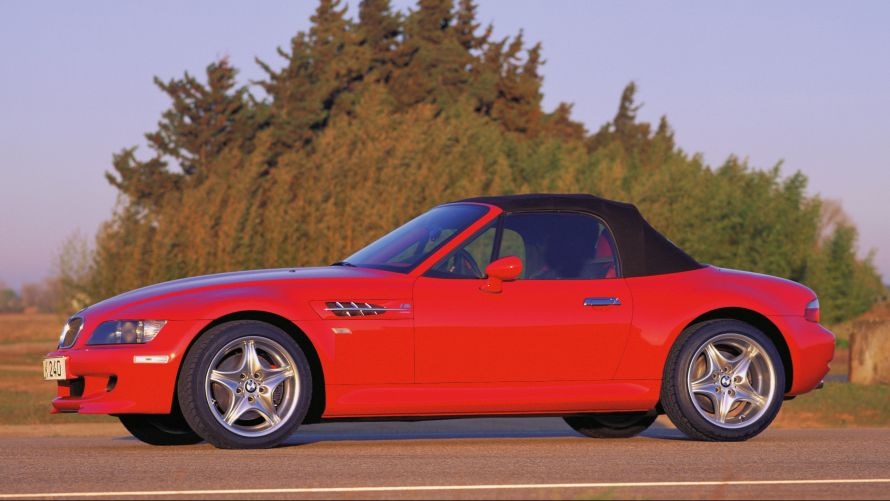 BMW Z3 M Roadster mit geschlossenem Verdeck.