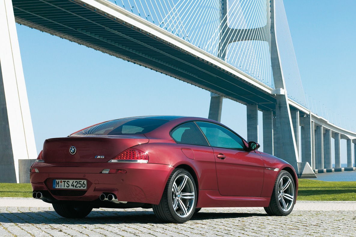 Das Heck des BMW M6 E63.