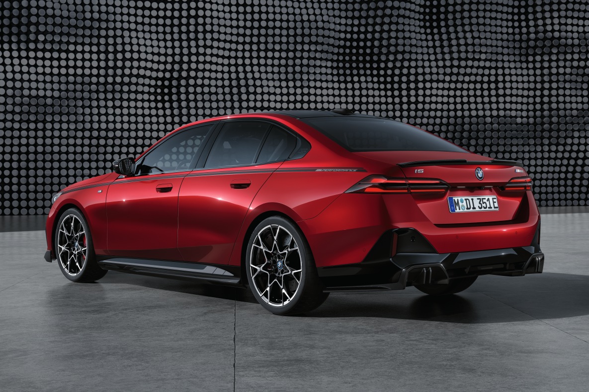 BMW i5 M60 xDrive with M Performance Parts BMW i5 M60 xDrive with M Performance Parts