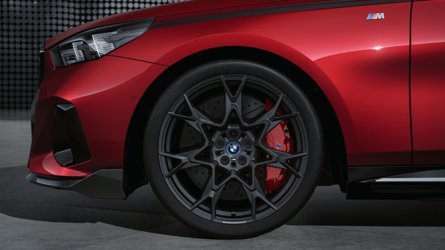 21-inch M Performance light-alloy wheel Cross spoke 943 M Frozen Midnight Grey