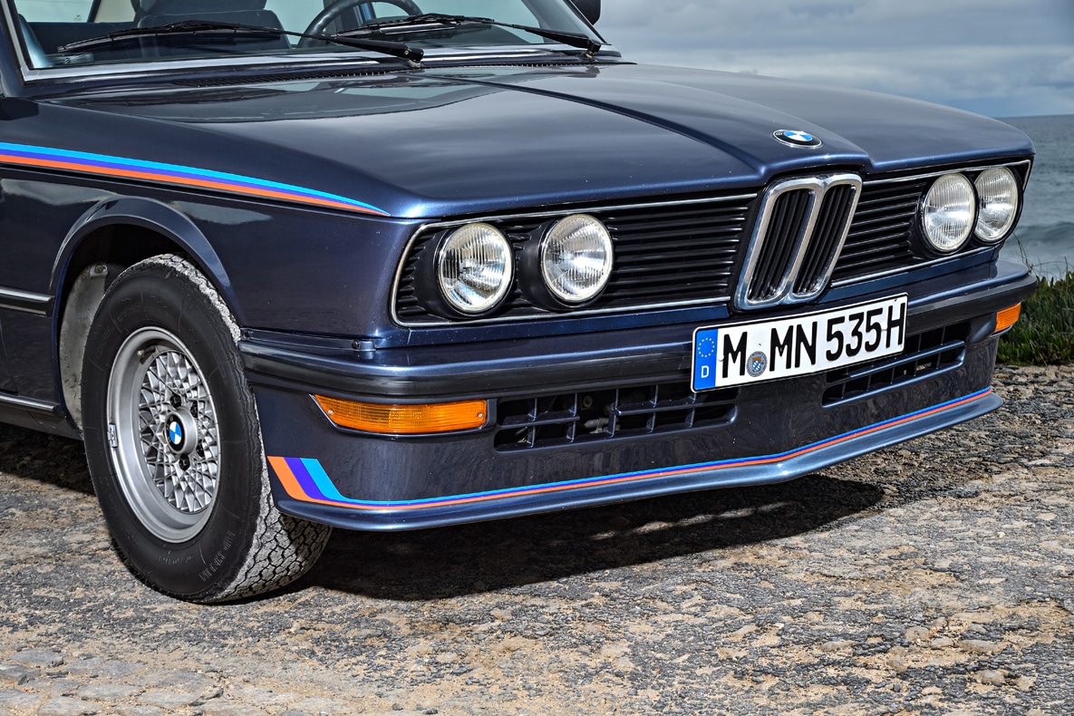 Die Front des BMW E12 M535i.