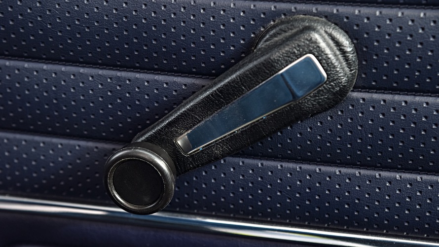 Der Fensterheber des BMW E12 M535i.