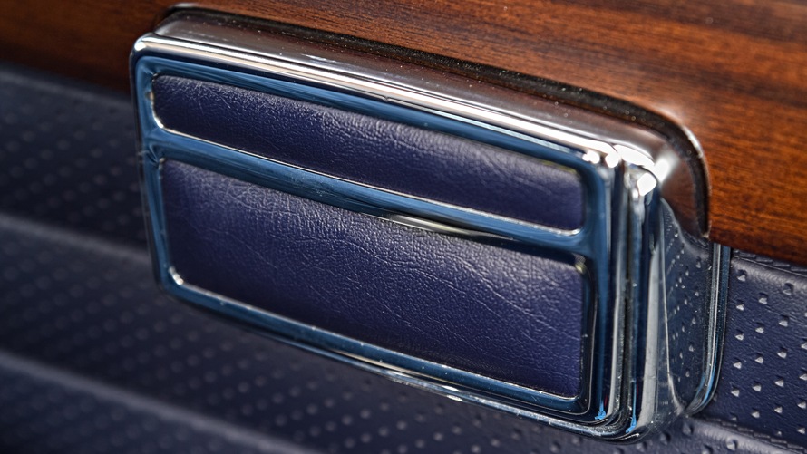 Innenraumdetail des BMW E12 M535i.