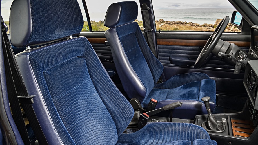Die Sitze des BMW E12 M535i.