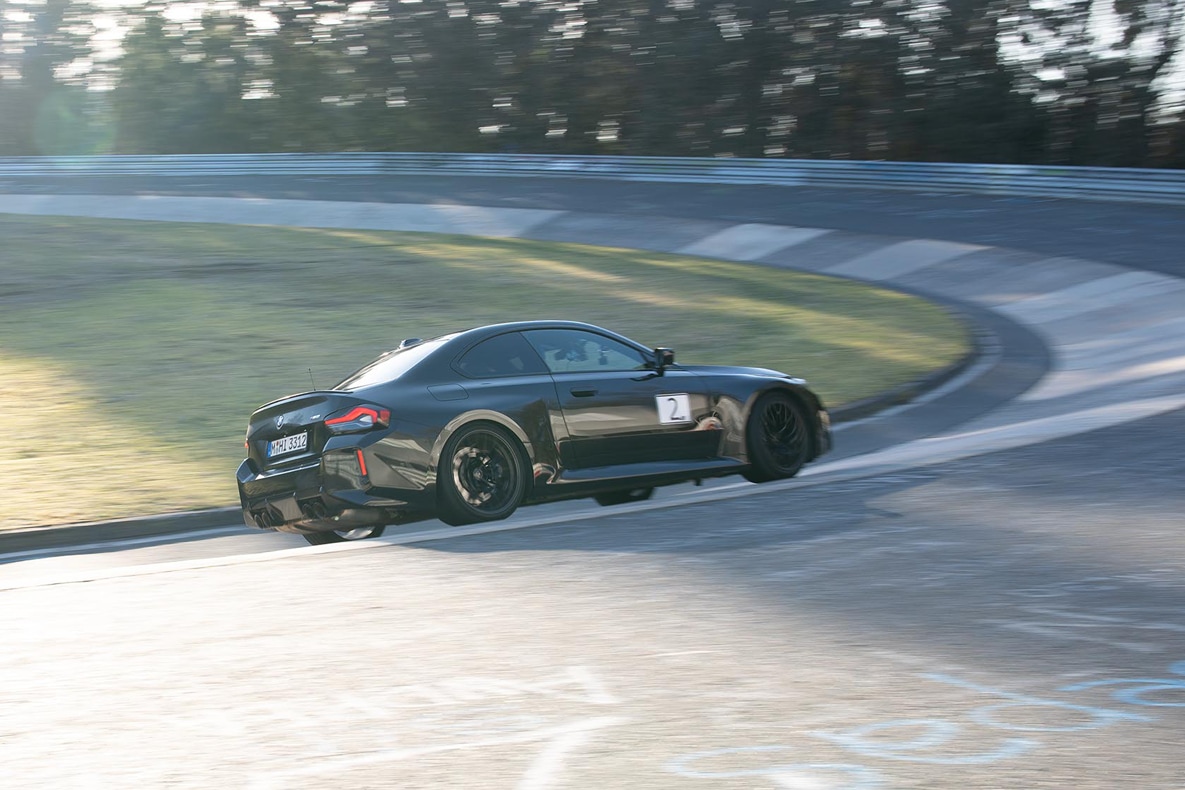 Schwarzer BMW M2 auf dem Nürburgring 