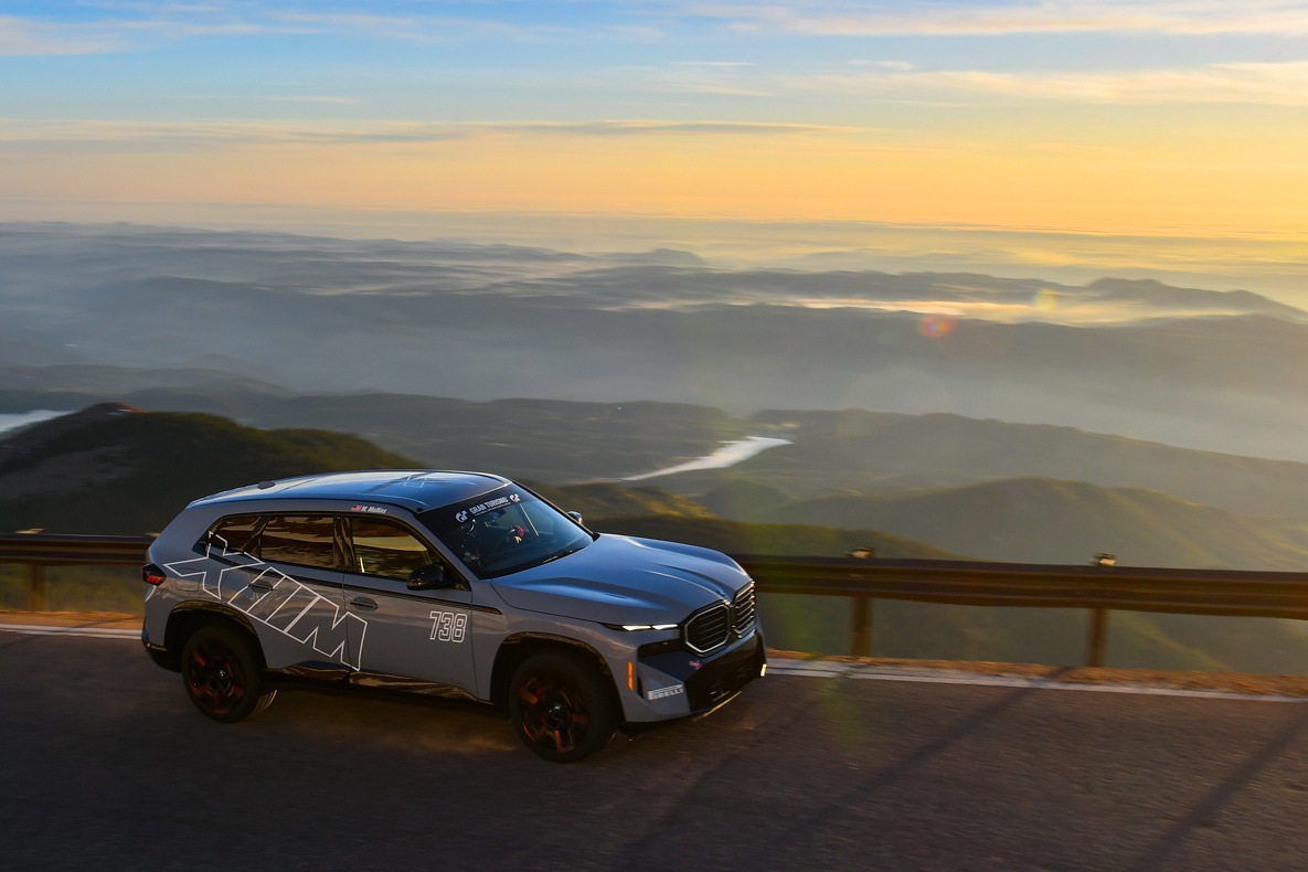 BMW XM Label Red am Pikes Peak