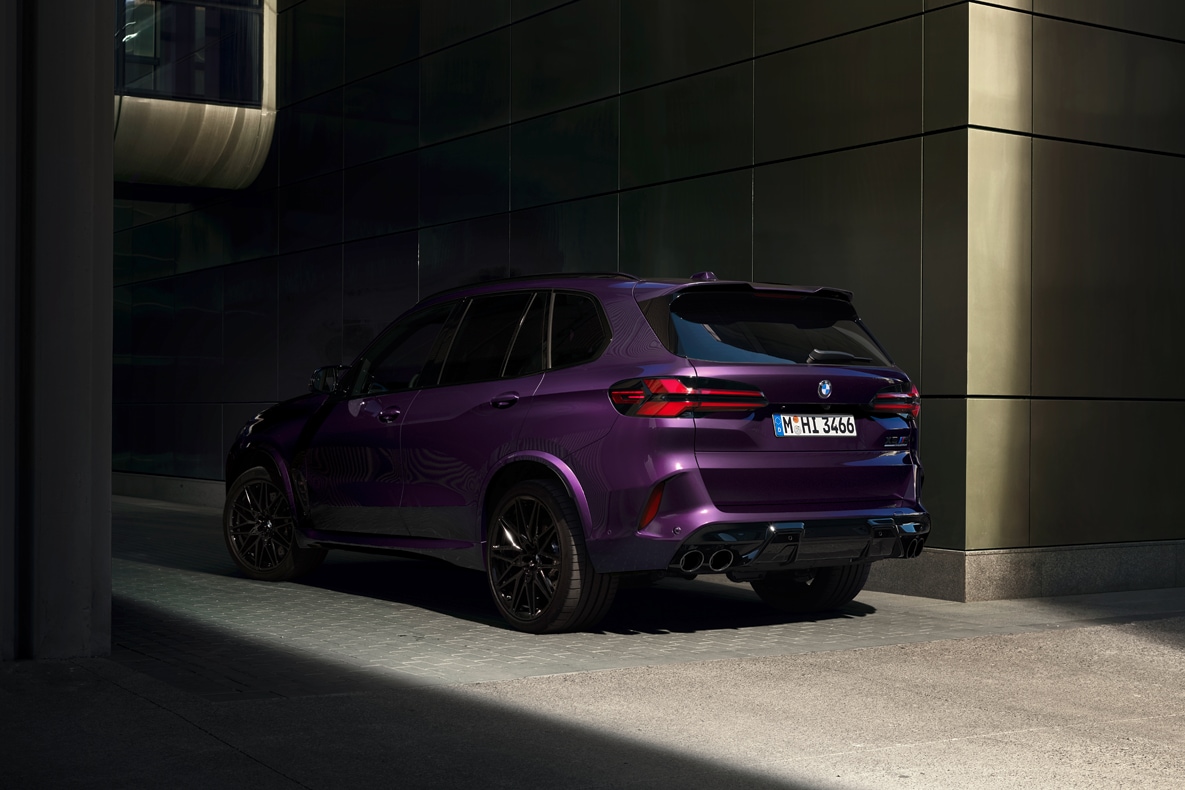 BMW X5 M Competition in BMW Individual Daytona Violet metallic.