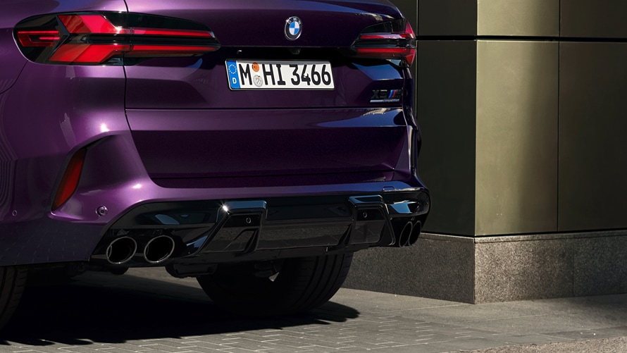 BMW X5 M Competition in BMW Individual Daytona Violet metallic.