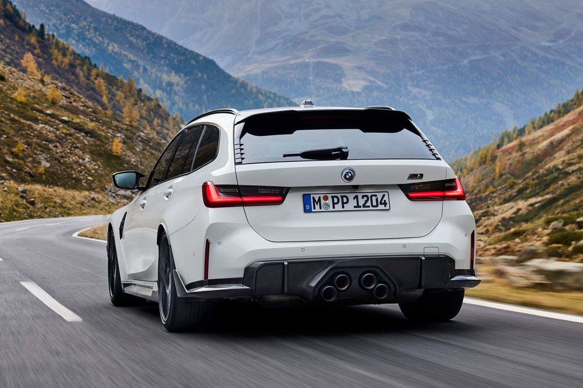 BMW M3 Touring with the new centerlock wheels and other BWM M Performance Parts The new centerlock wheels from the BMW M Performance Parts range on the BWM M2 and BMW M3 Touring.