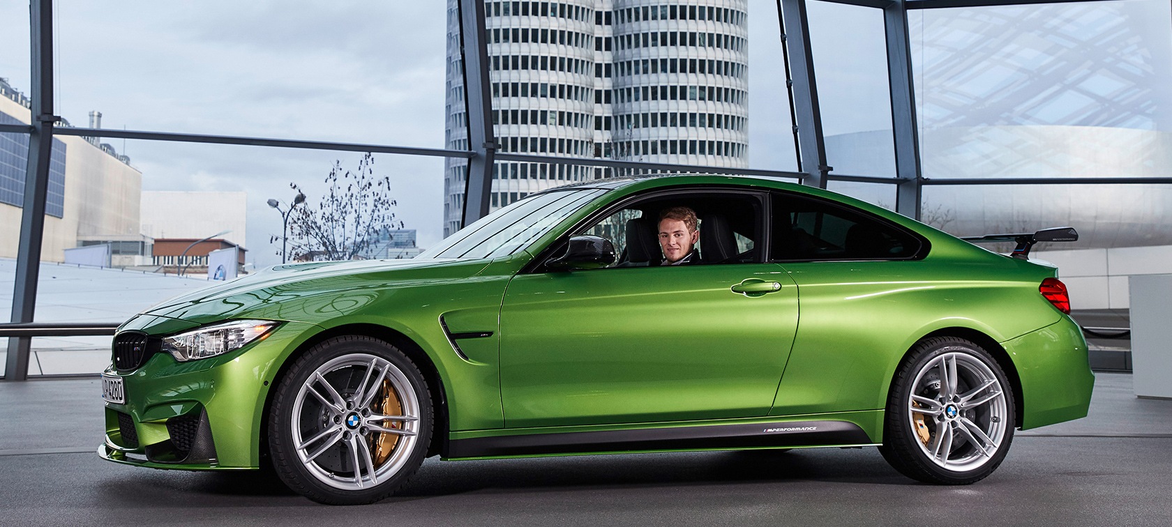 BMW M4 Coupé in Javagrün