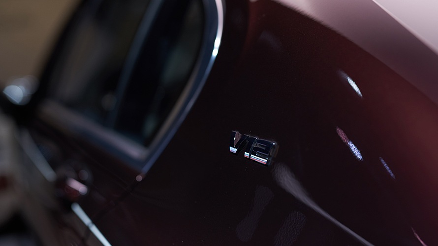 V12
