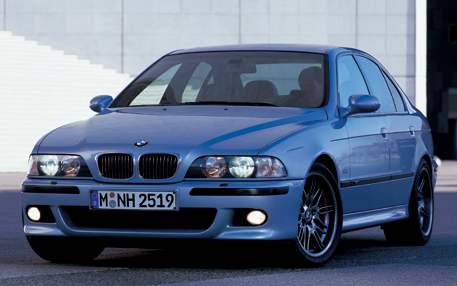 BMW M5 of 1998 (3rd generation)