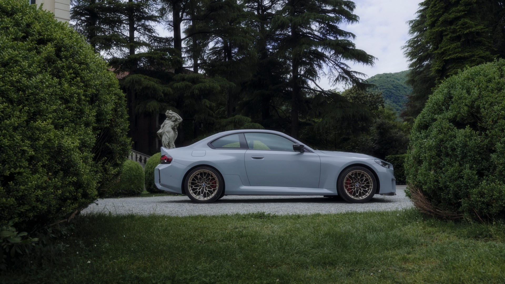 THE M2 CS