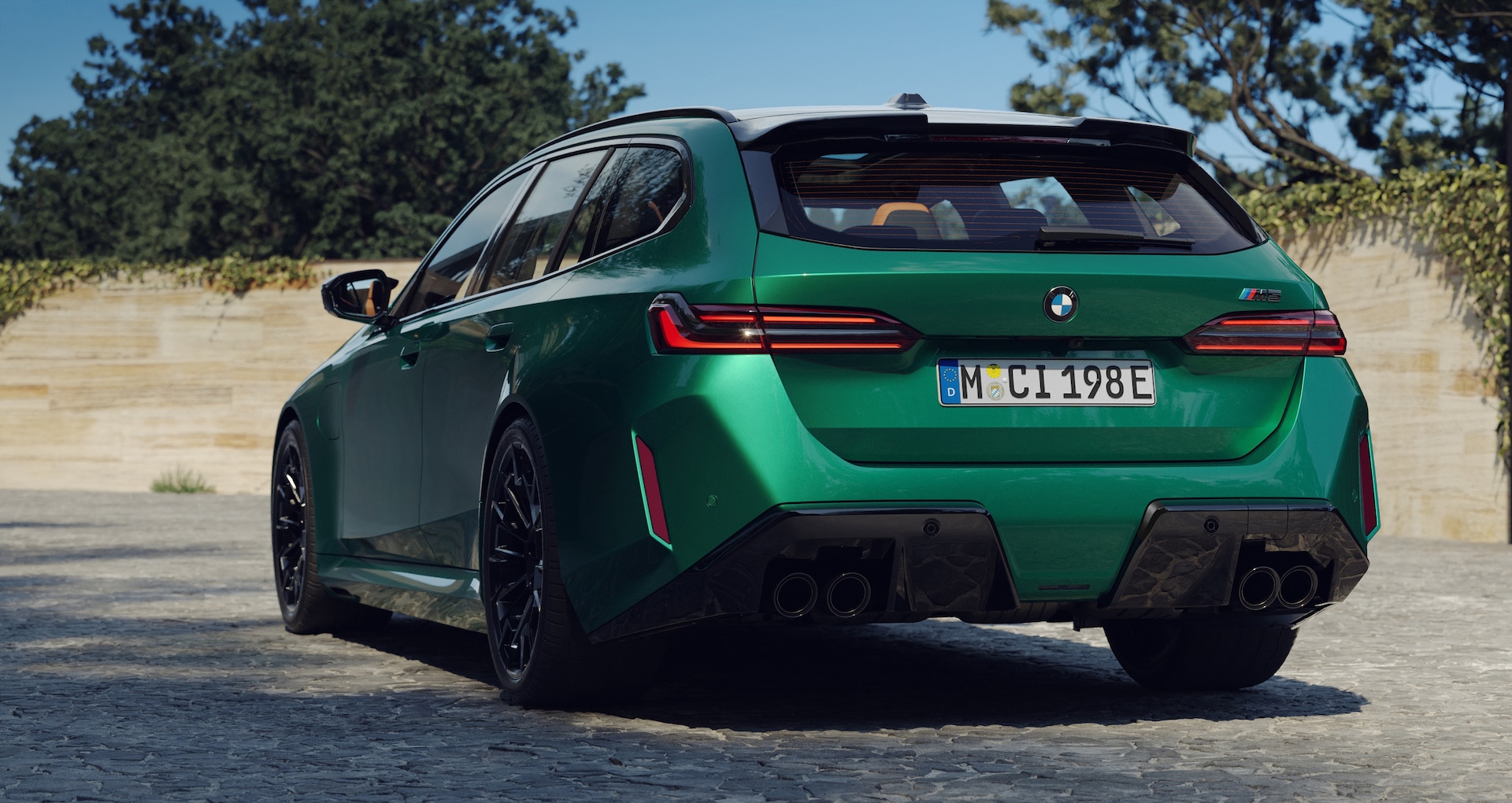 THE M5 TOURING