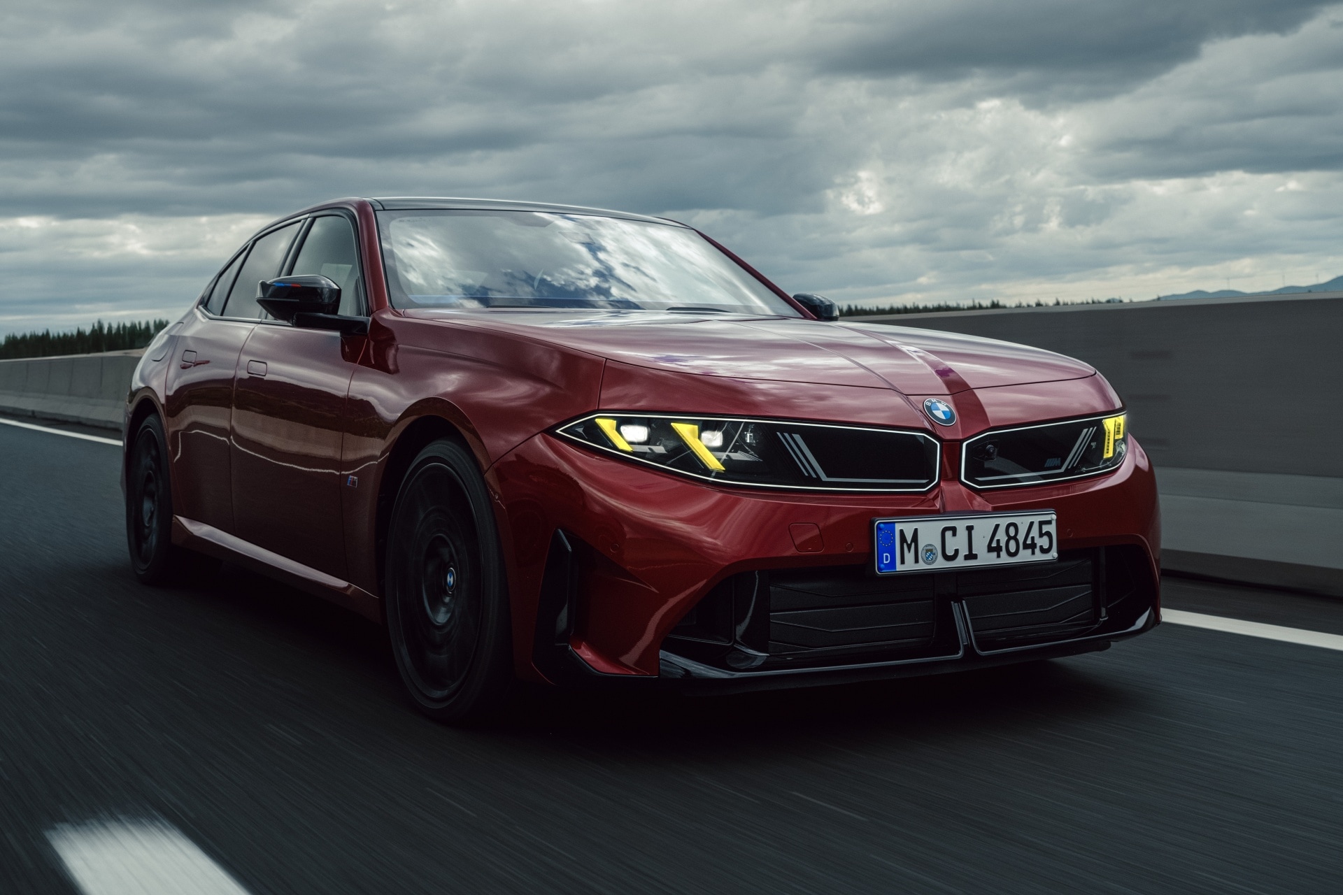 BMW M350 xDrive G50.