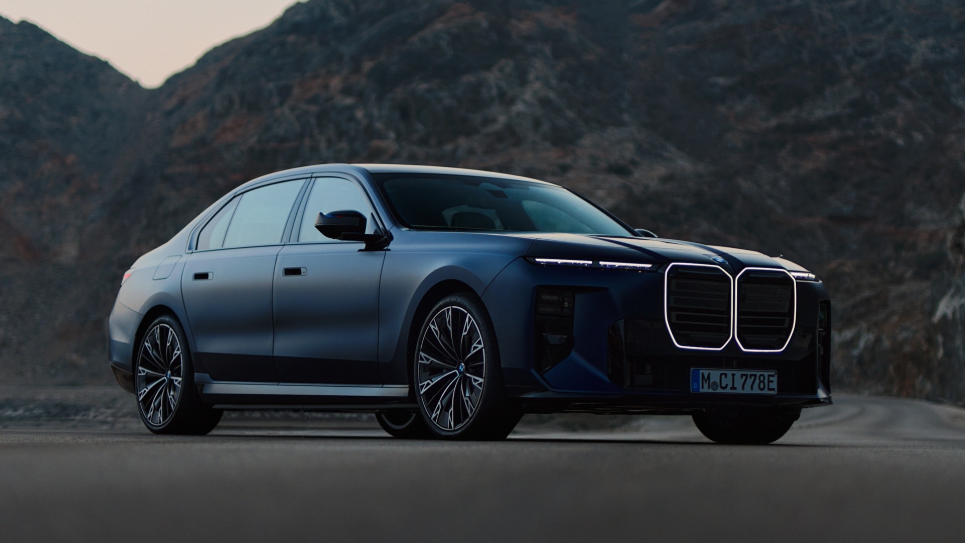 BMW M760e xDrive G70