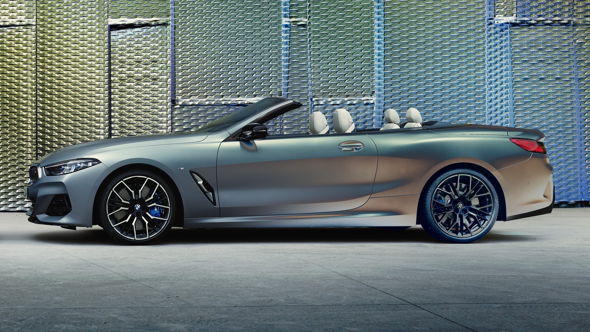BMW M850i xDrive Convertible 