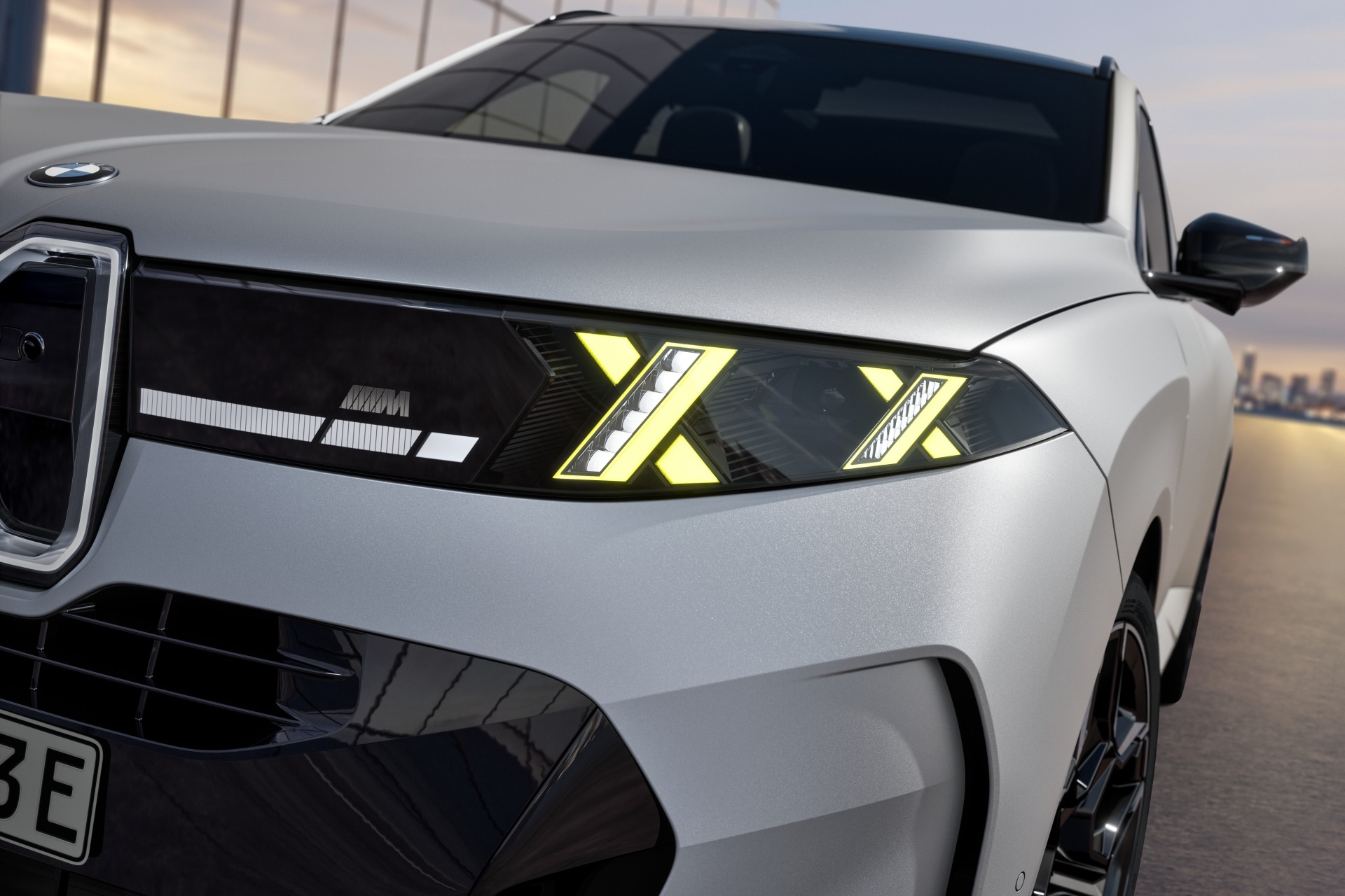 BMW X5 M60e xDrive - M Yellow Lights
