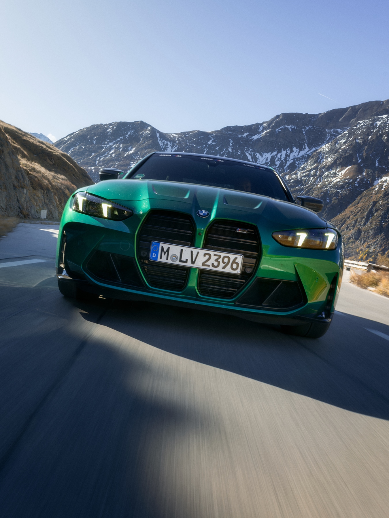 PERFORMANCE MEETS PANORAMA. - Ein exklusives Fahrerlebnis nach Kitzbühel.