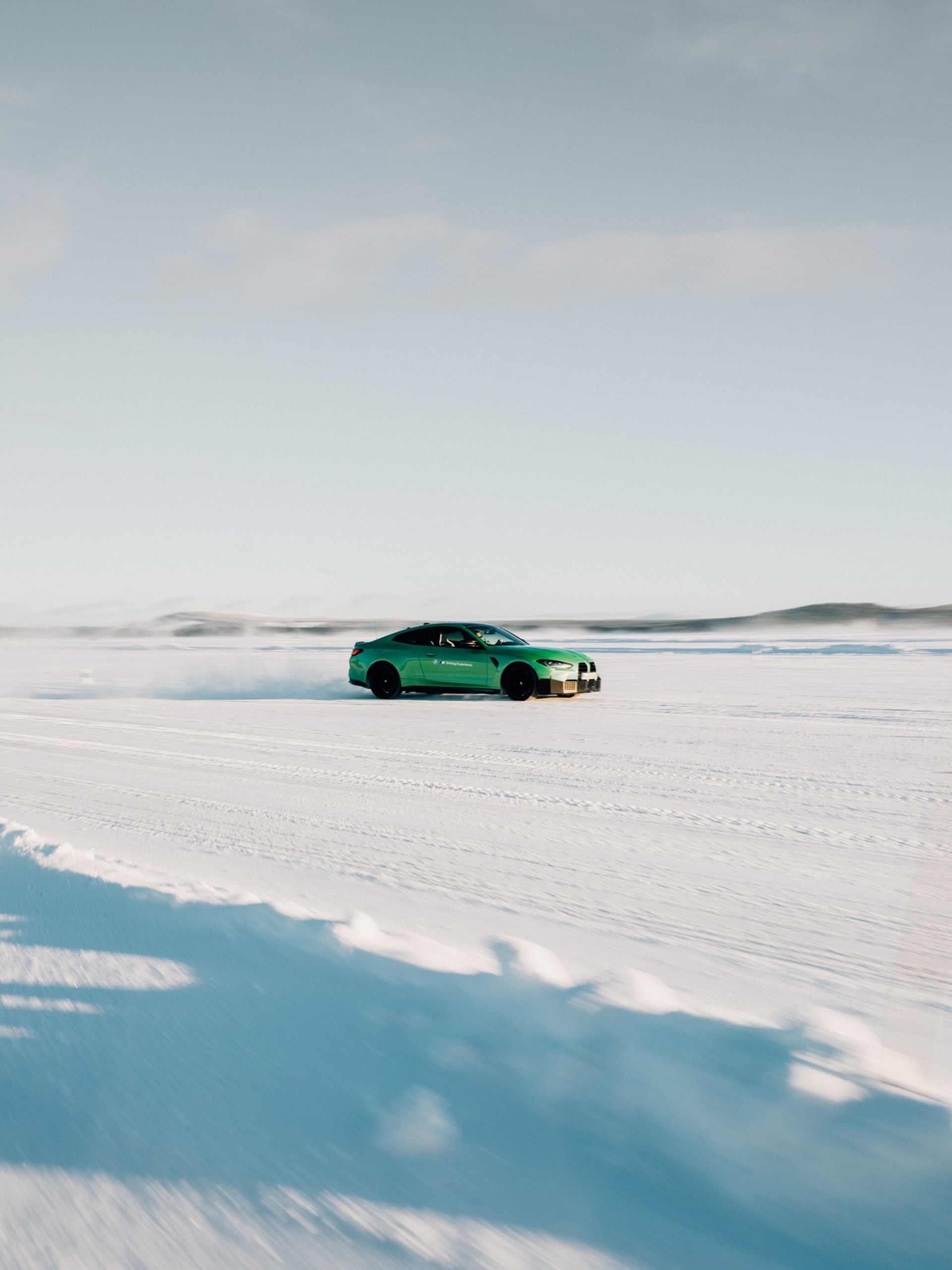 Fahrzeug im Schnee