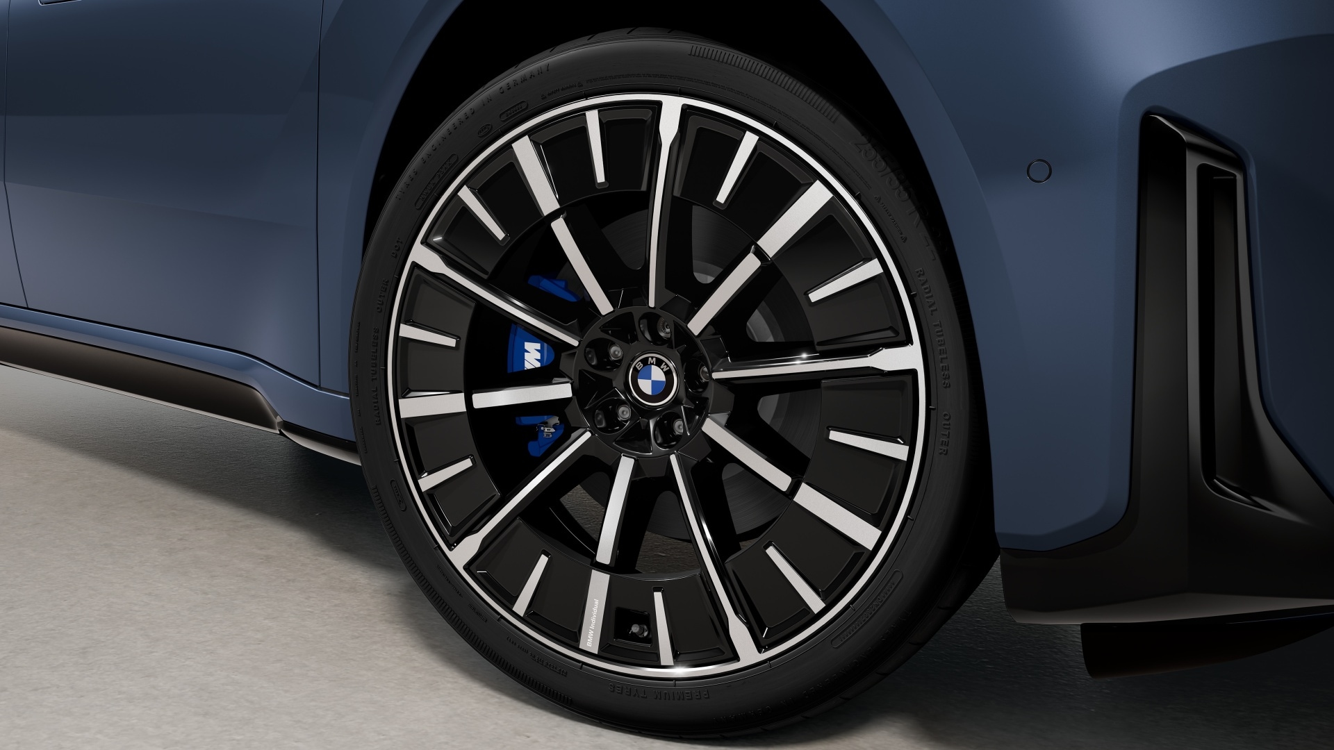 BMW INDIVIDUAL Aerodynamikrad 1053 I Bicolor