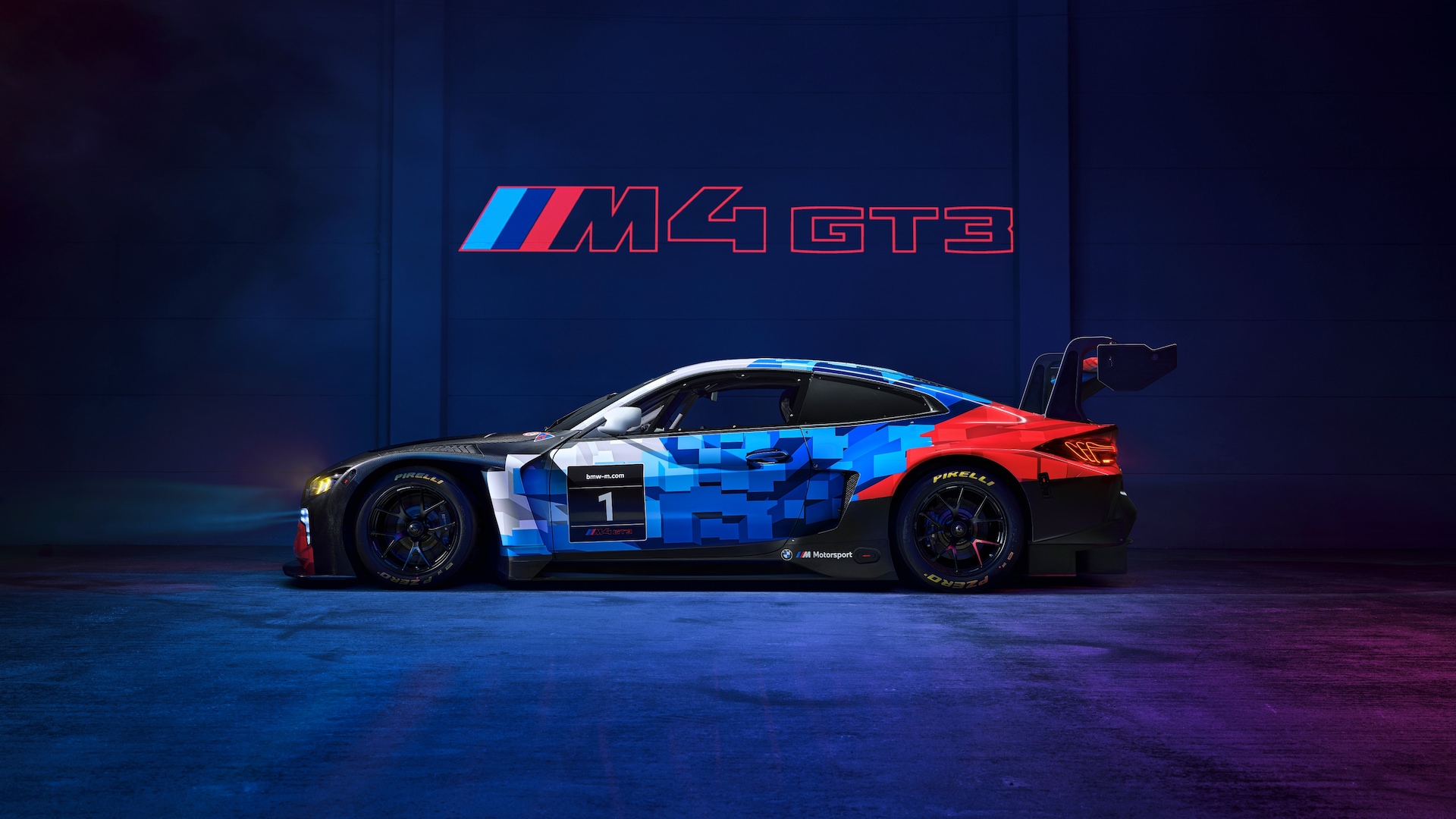 BMW M4 GT3 EVO Seitenansicht