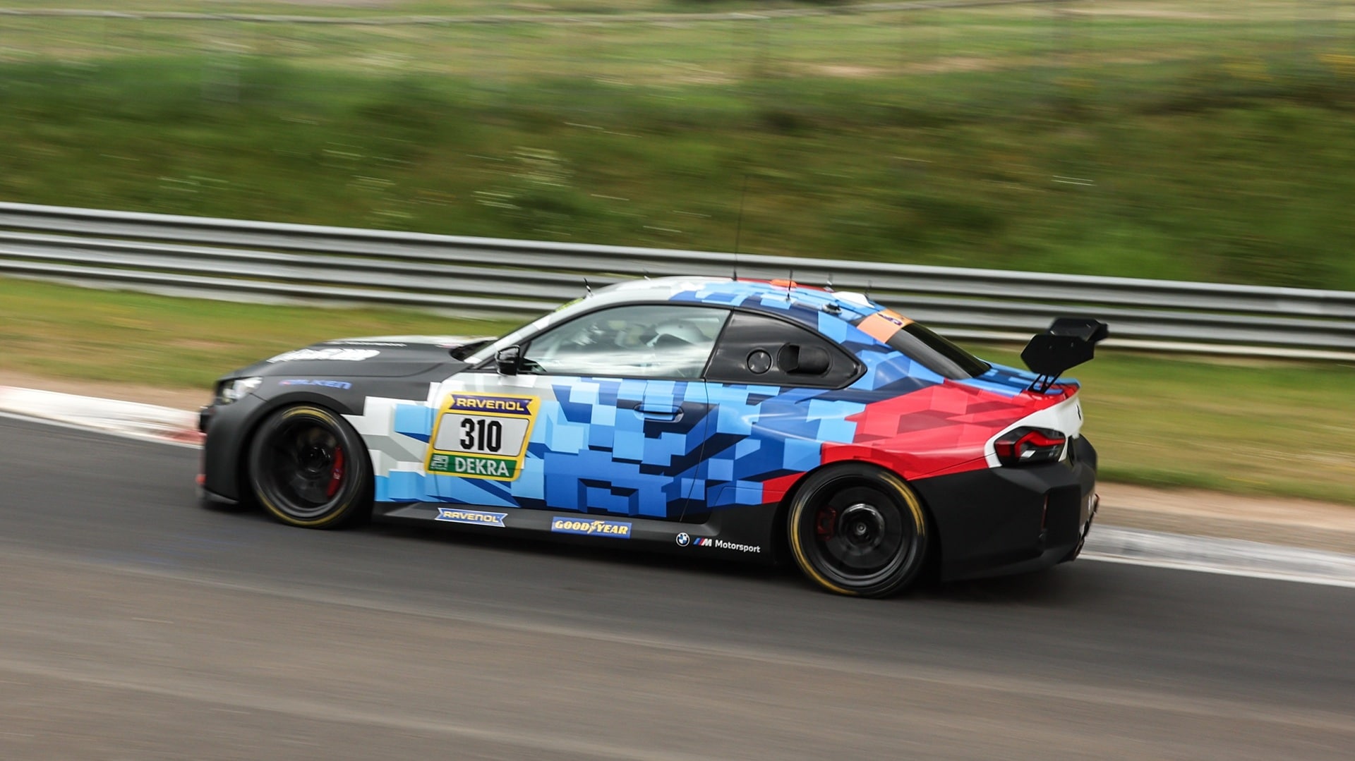 BMW M2 Racing.