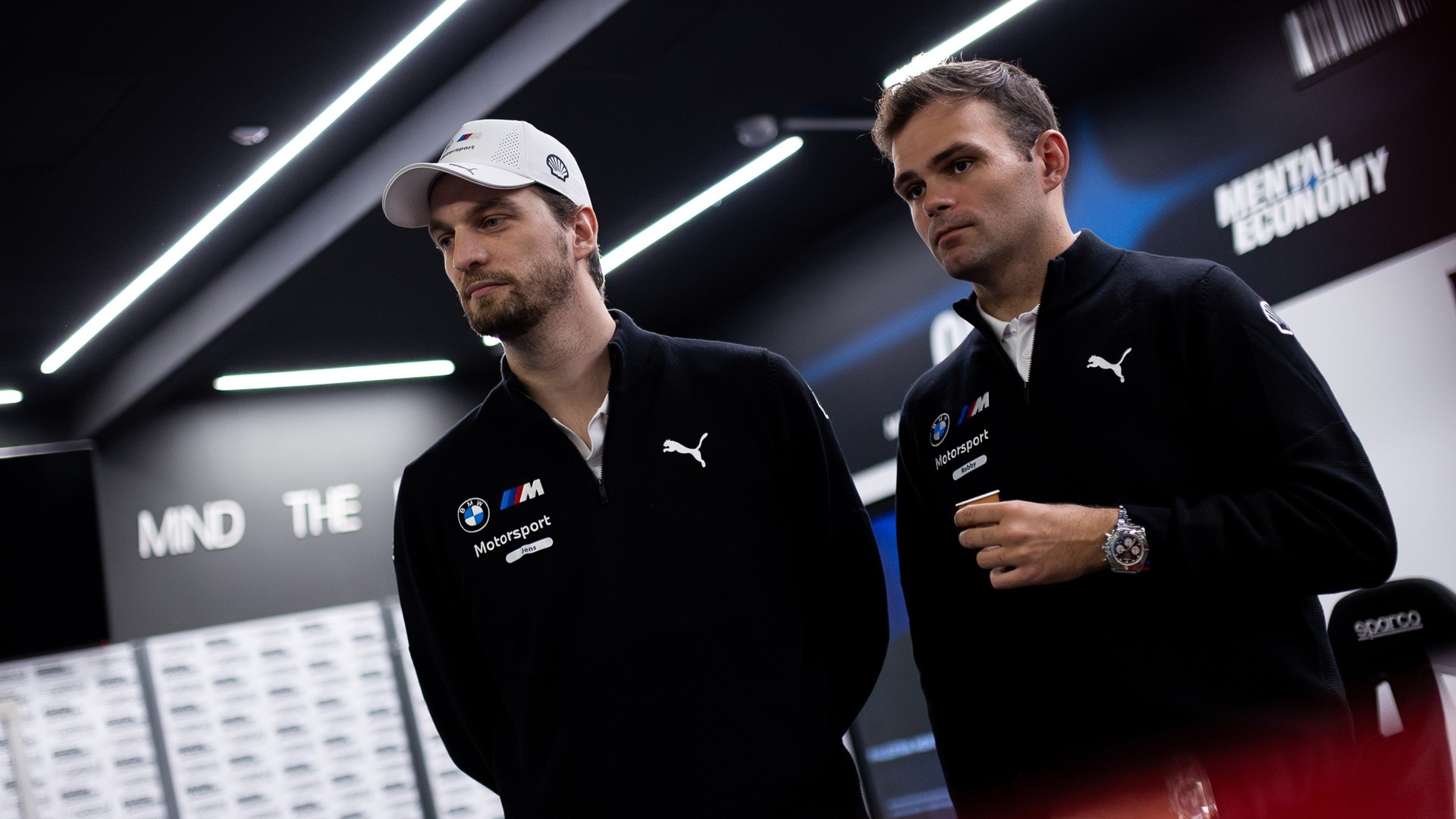 Die Rennfahrer Jens Klingmann und Robbie Foley.