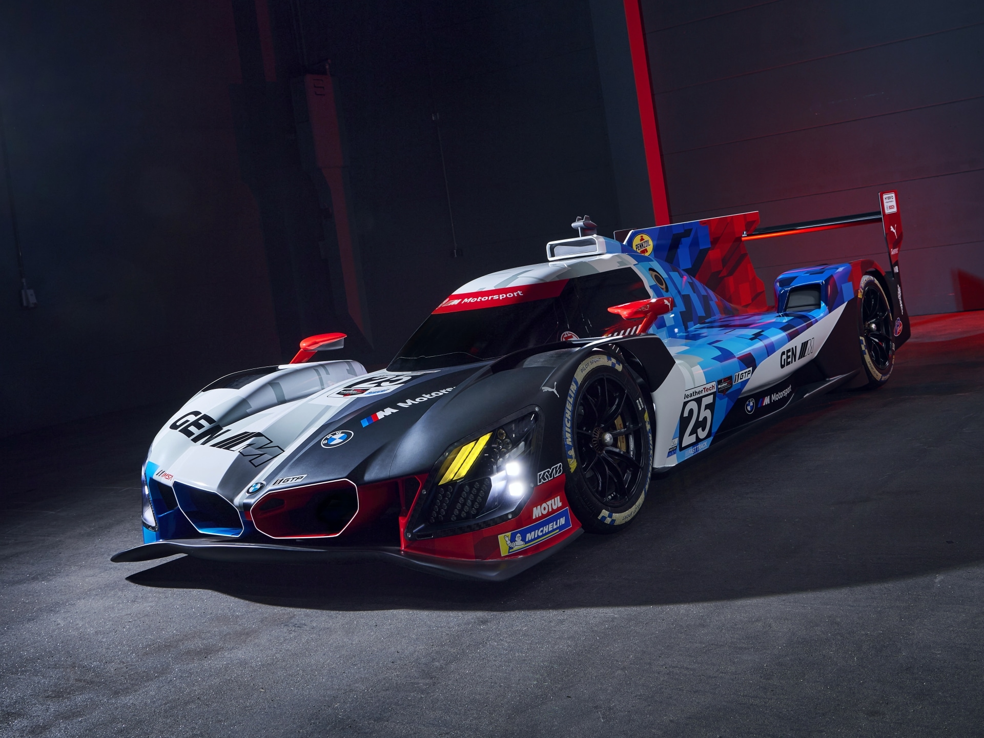 BMW M Hybrid V8 2026