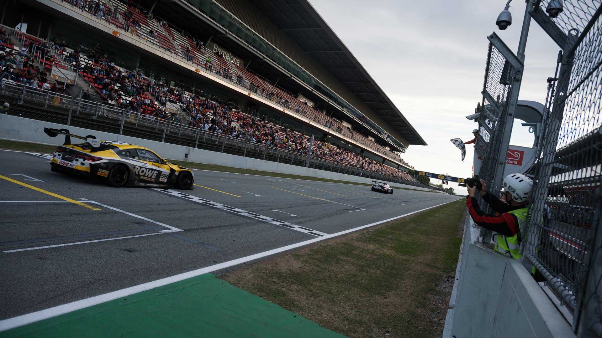 BMW M4 GT3 EVO, ROWE Racing