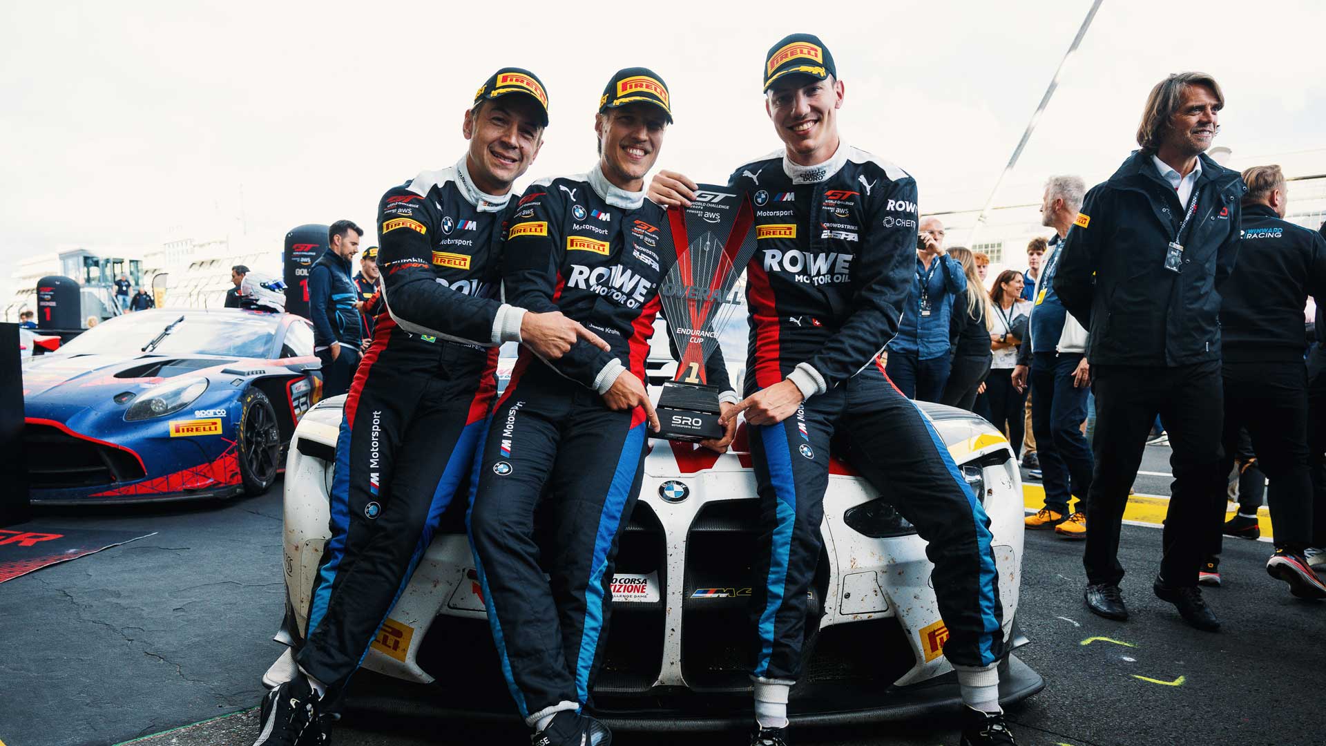 ROWE Racing siegt am Nürburgring.