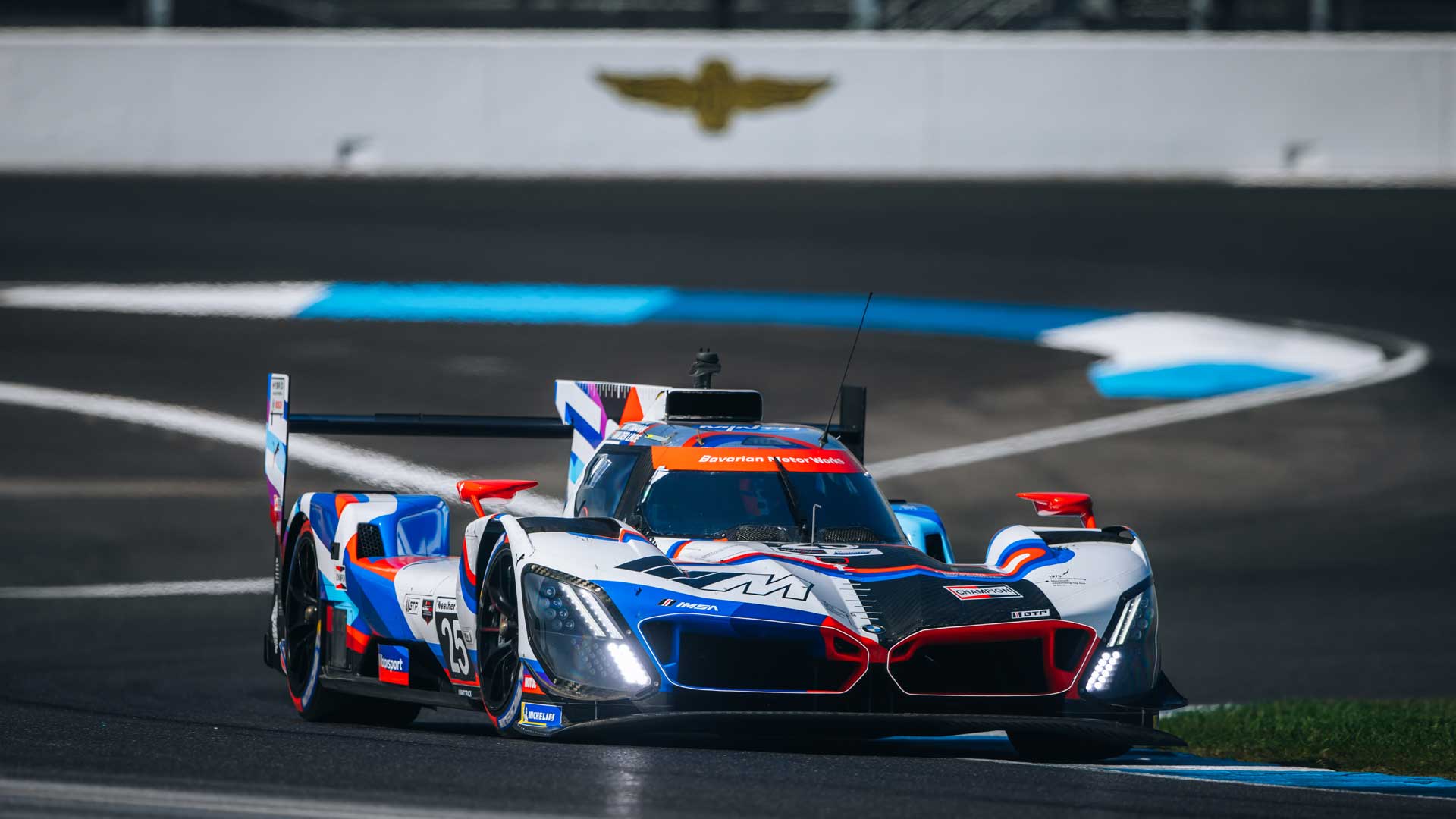 BMW M Hybrid V8, BMW M Team RLL