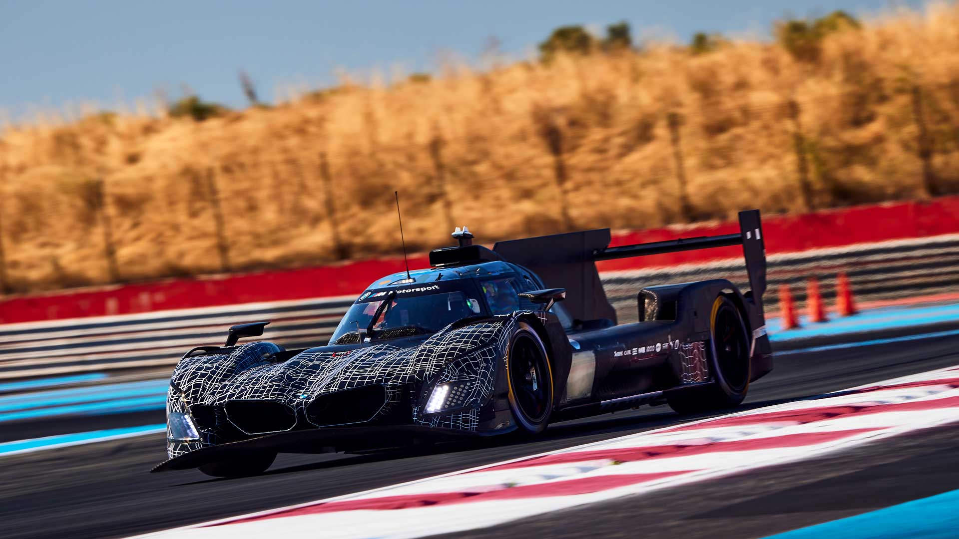 BMW M Hybrid V8 im neuen Look.