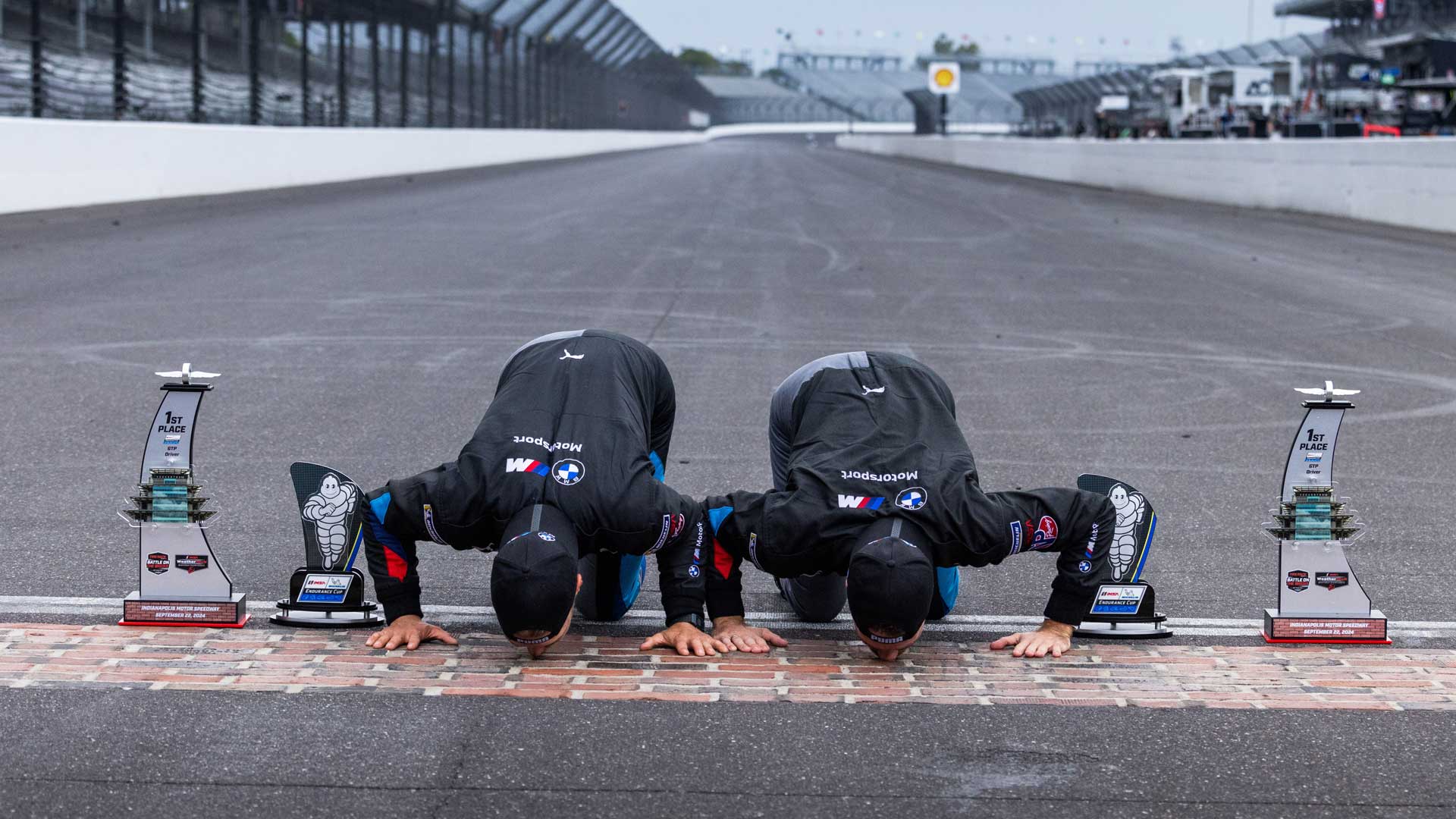 IMSA Indianapolis: Zweifachsieg für BMW M Hybrid V8.