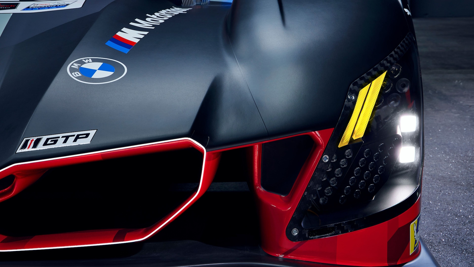 BMW M Hybrid V8
