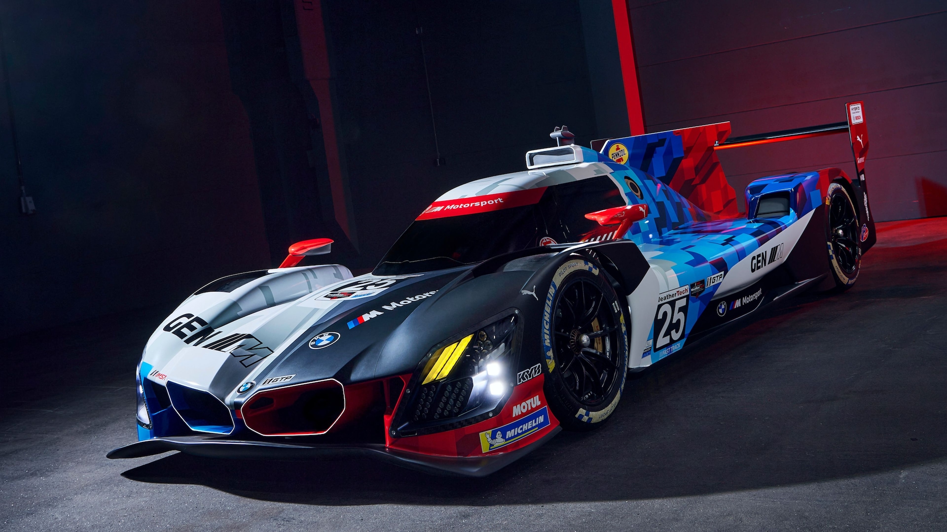 BMW M Hybrid V8