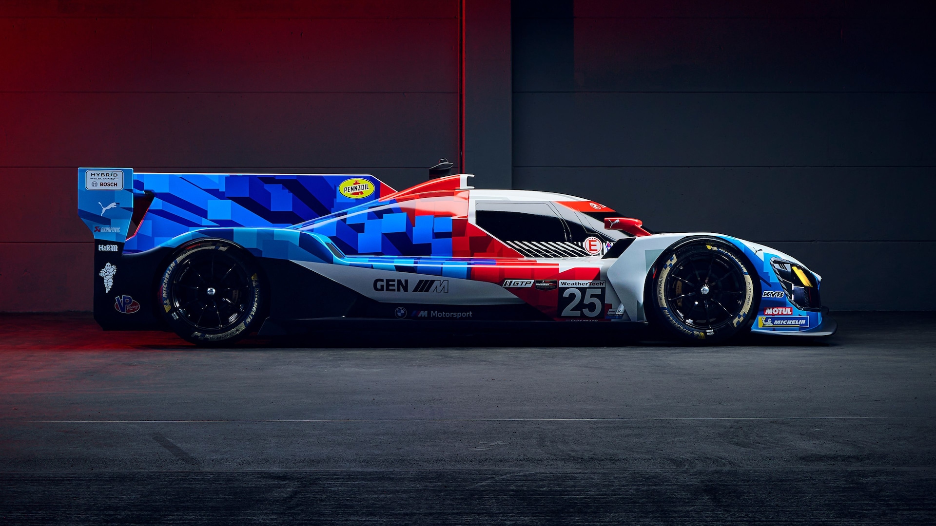BMW M Hybrid V8