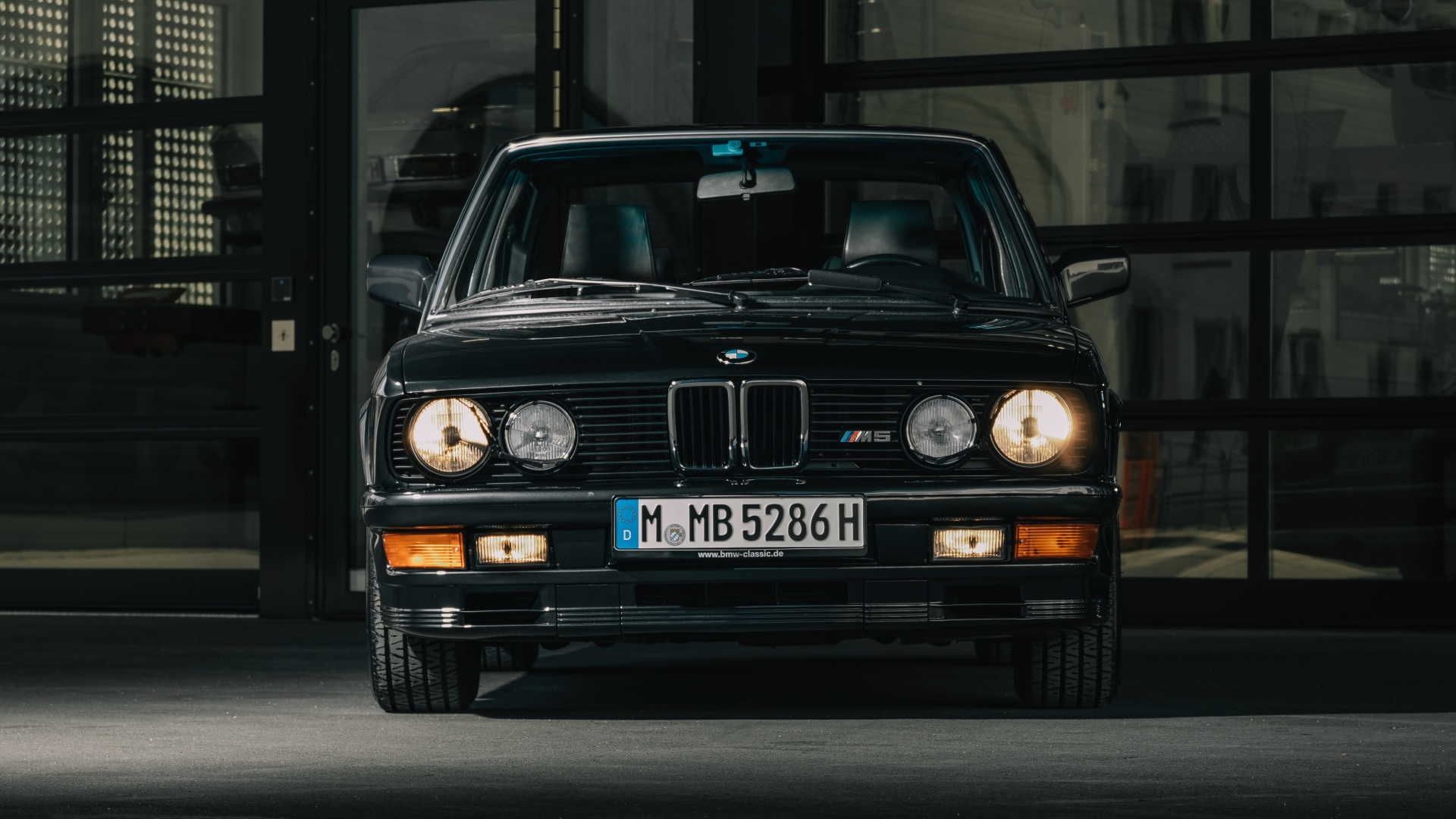 BMW M5 E28