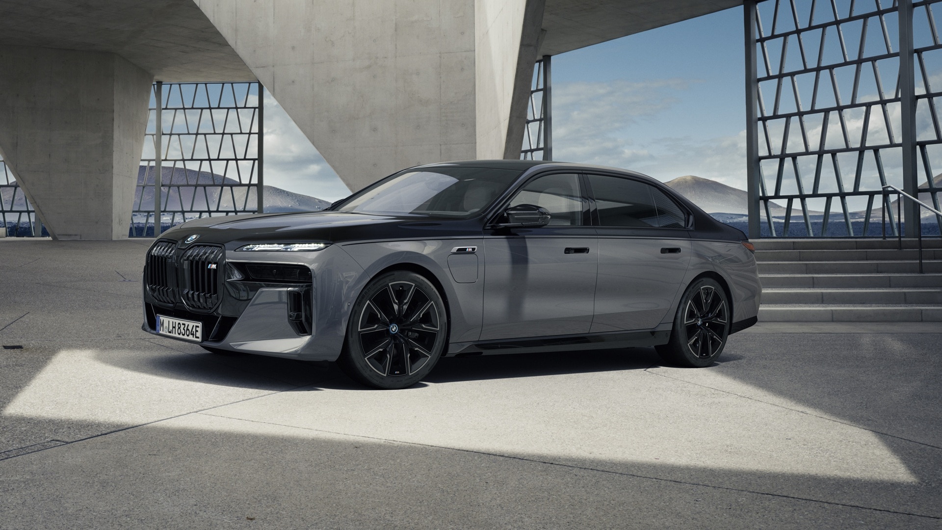 BMW M760e