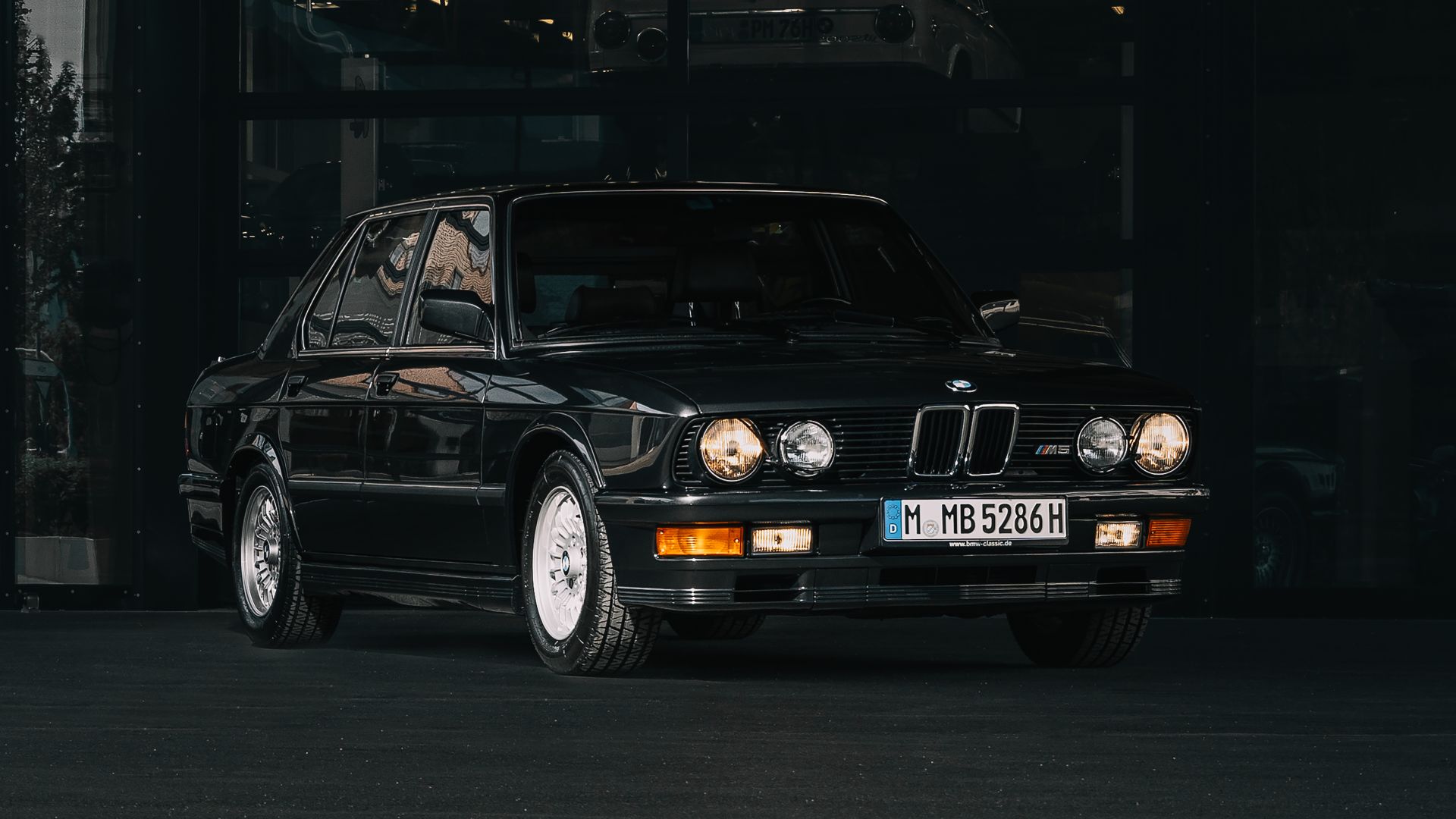 BMW M5 E28