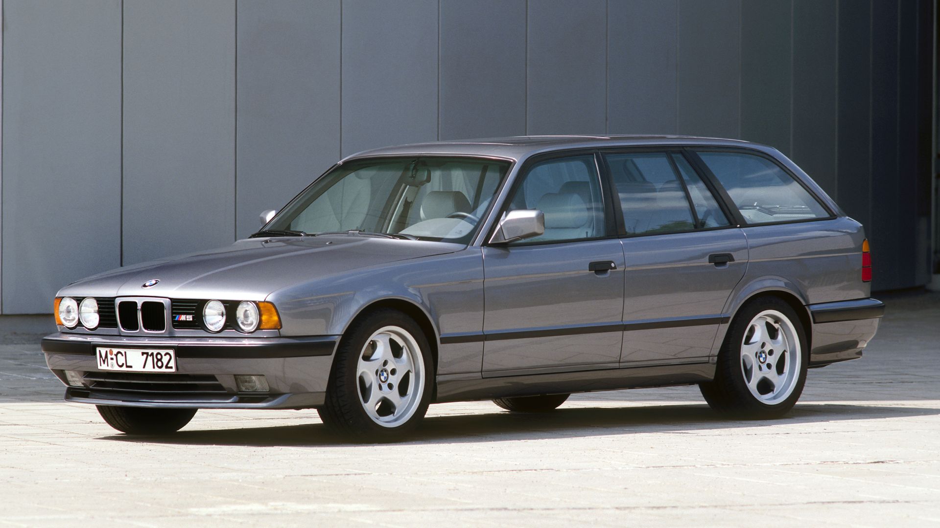 BMW M5 Touring E34