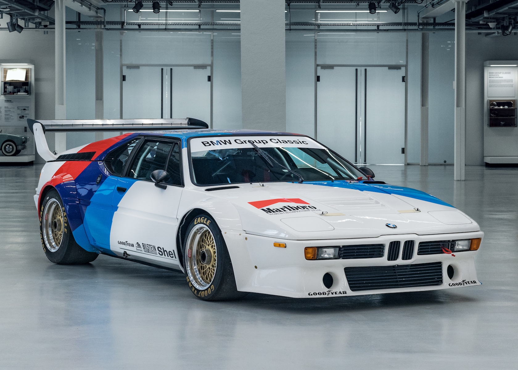 A portrait of the BMW M1: the sports car icon that made history.