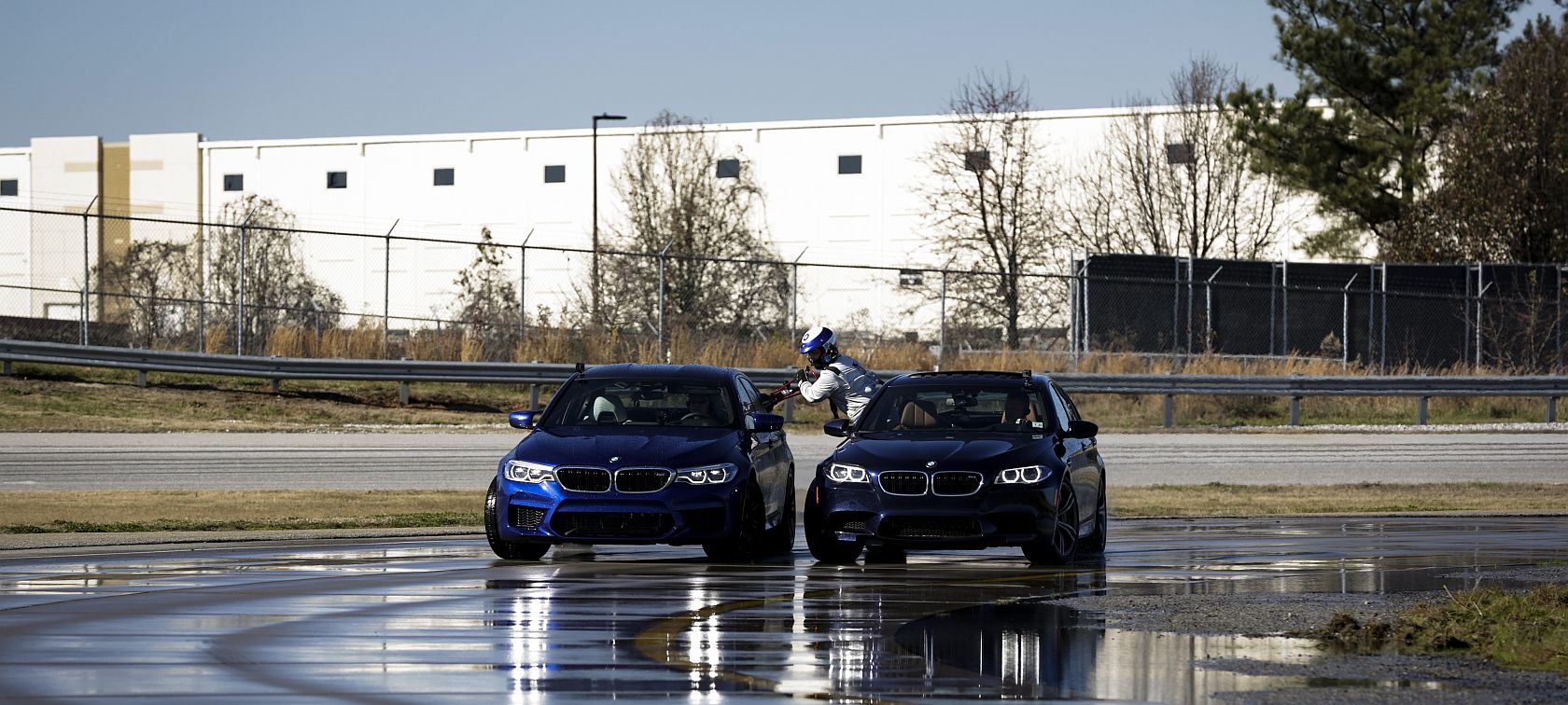 Wie der neue BMW M5 in acht Stunden 374,2 Kilometer driftete.