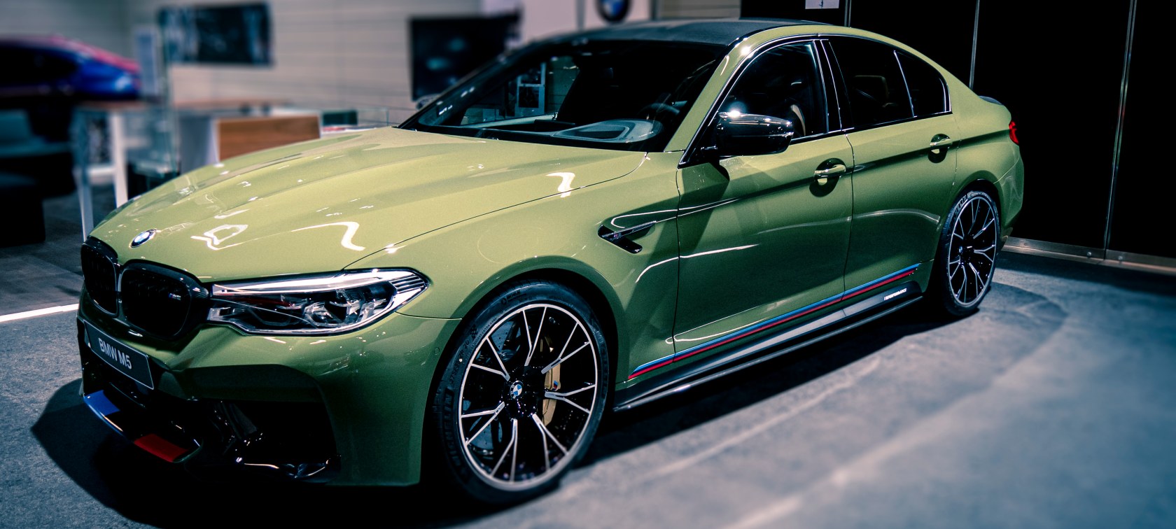 DISCOVER BMW INDIVIDUAL.